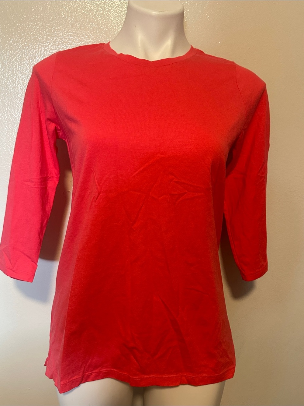 Lands' End Red Three-Quarter Sleeve Crewneck Tee